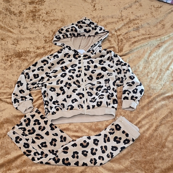 H&M Other - Leopard Print Kids Swear Set - Tan and Black 3/4t